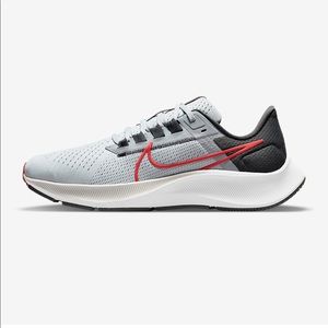 Men's Running Shoes
Nike Air Zoom Pegasus 38